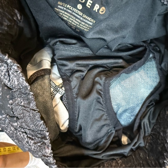 GLYDER Running Short in Brown Black Snake Reptile size small - Picture 9 of 9